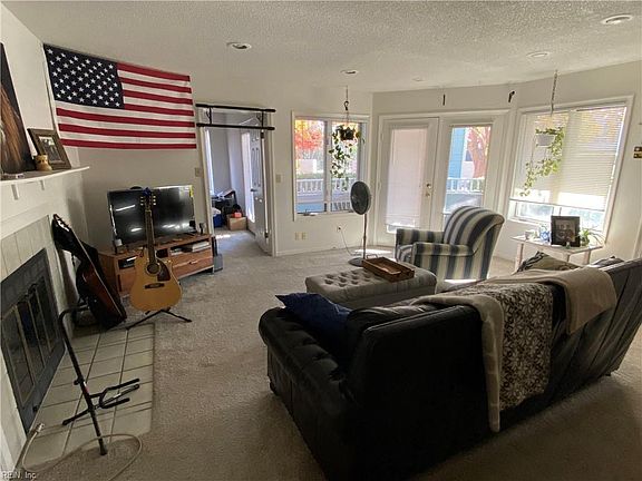 3rd image of 4800 Bay Landing Dr