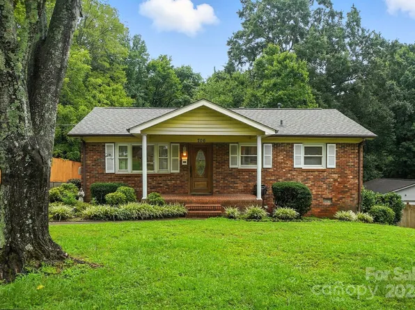 706 Stowe Dr, Lowell, NC 28098