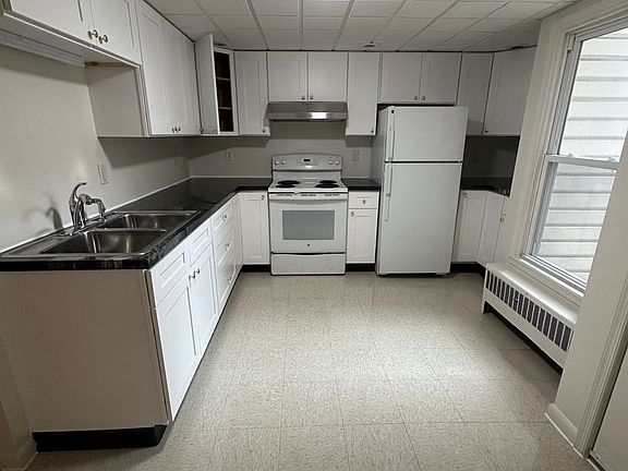 2nd image of 26 E Main St