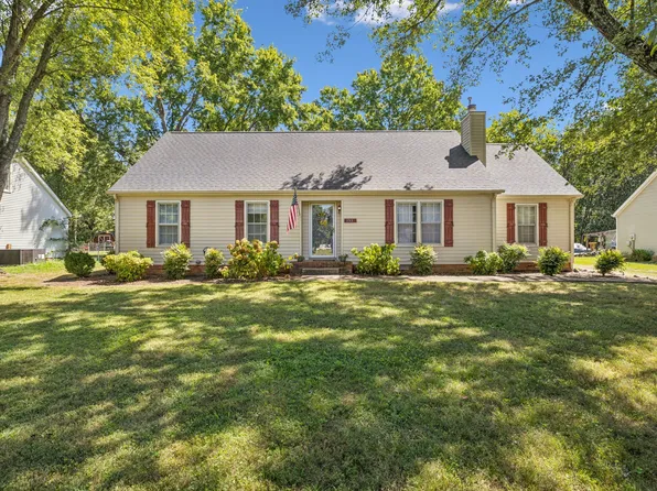 153 Fox Ridge Dr, Murfreesboro, TN 37128