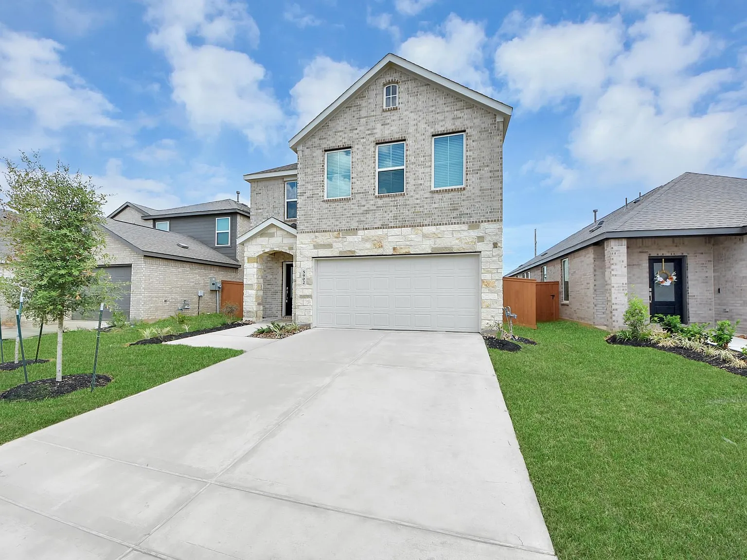 5 bed, 3.0 bath, 2637 sqft, $3,200 — Photo 3