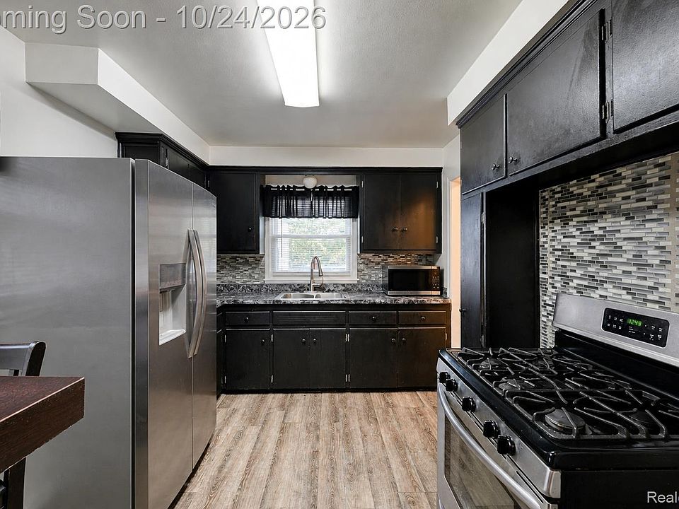 23911 Westhampton St, photo 13