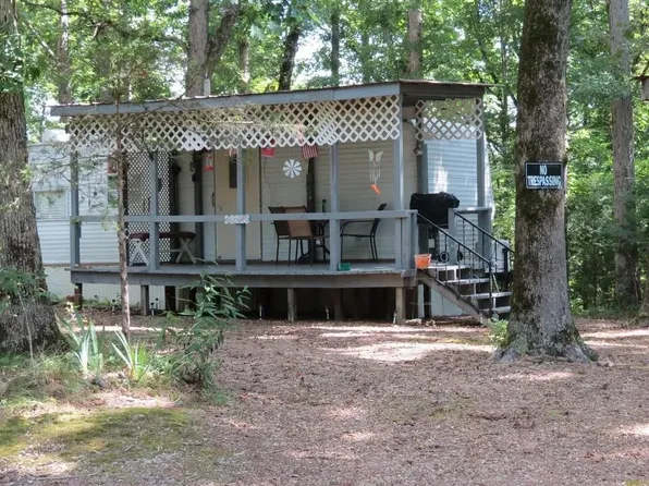 446 Perryville Estate Ln, Parsons, TN 38363