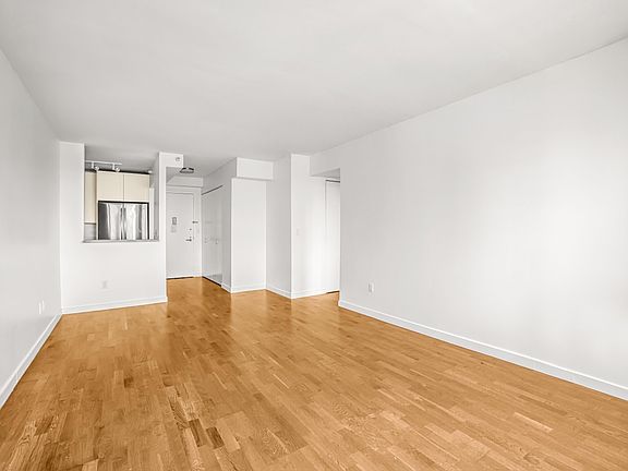 3rd image of 420 W 42nd St APT 21h