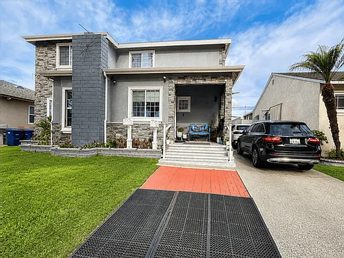 6029 Del Amo Blvd — Photo 1
