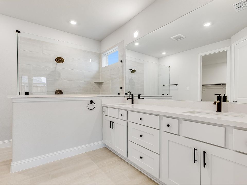 1st image of 1801 Persimmon Pl