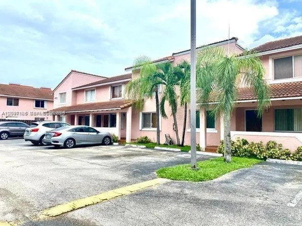 8025 Lake Dr APT 204, Doral, FL 33166