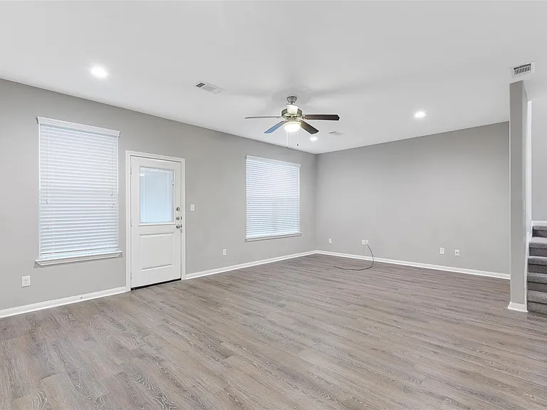 124 Artesian Way — Photo 4