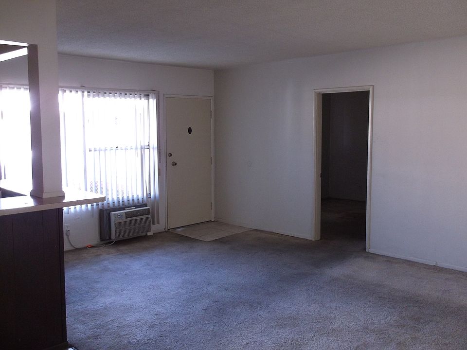 1st image of 925 N Garfield Ave