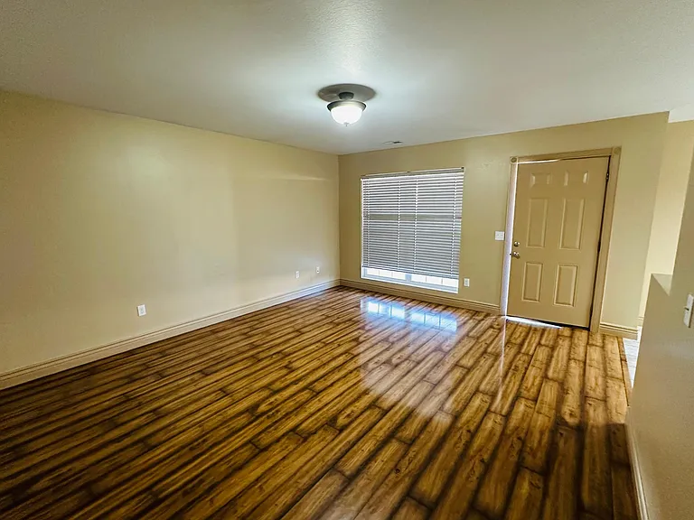 846 Wilcox Rd #2 — Photo 3