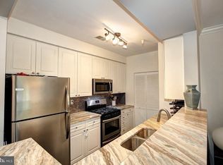 5116 Donovan Dr APT 101, Alexandria, VA 22304