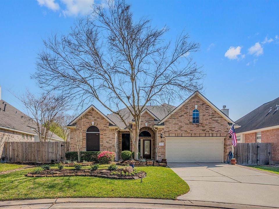 1st image of 34 Sovereign Way