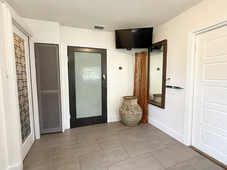 19 NW 51st St #1 — Photo 3