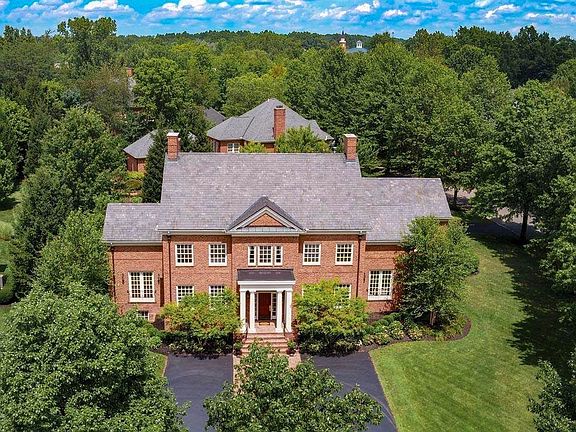 2nd image of 4895 Yantis Dr
