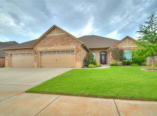 10824 NW 34th St, Yukon, OK 73099