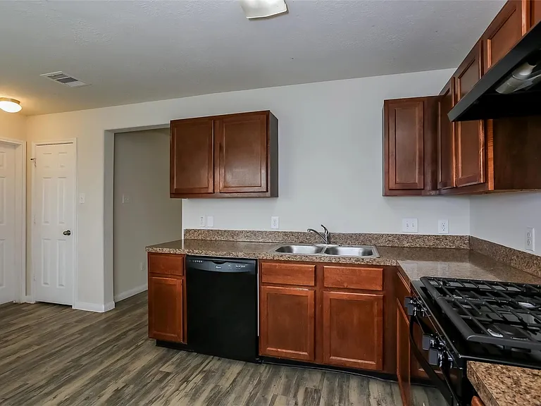 14411 Cannata Dr — Photo 2
