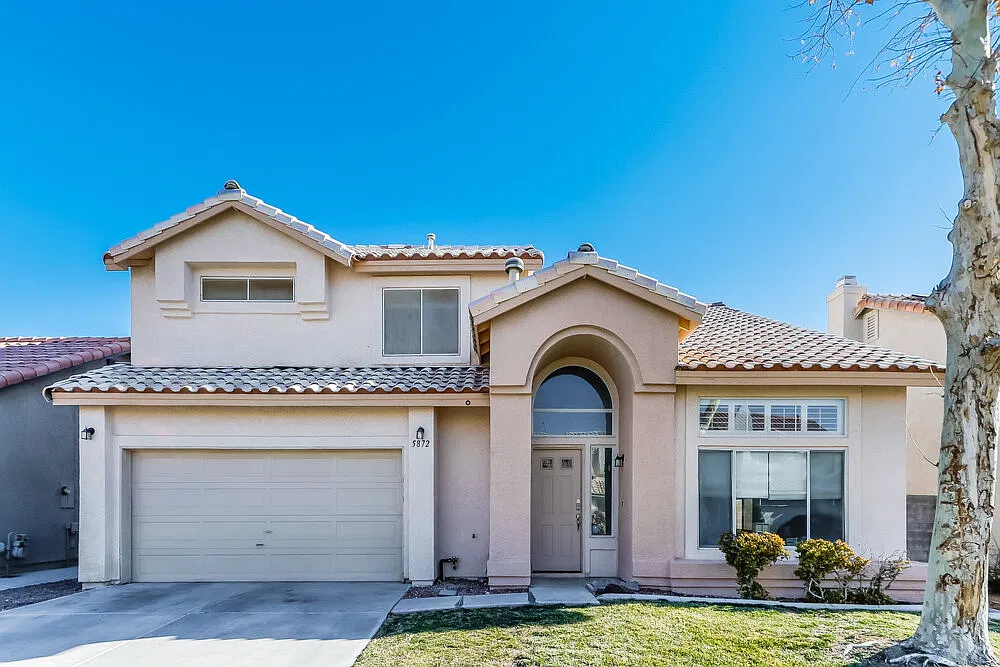 4 bed, 2.5 bath, 1817 sqft, $2,470 — Photo 1