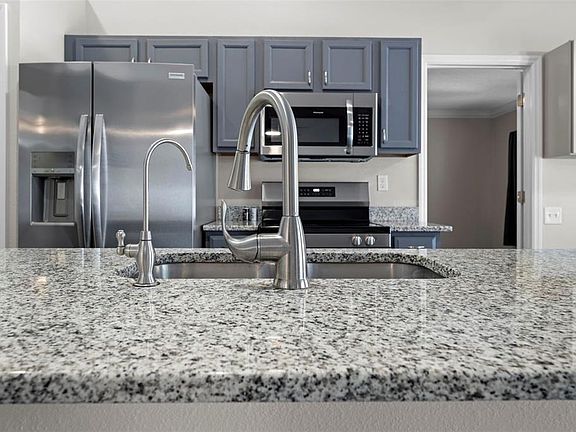 4th image of 8155 Giffen Ln