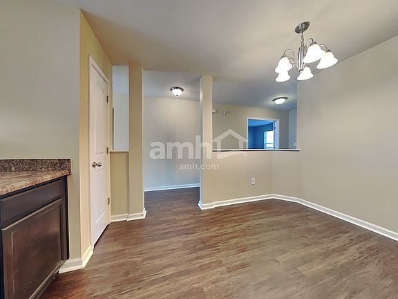 5th image of 4052 Presidio Cir
