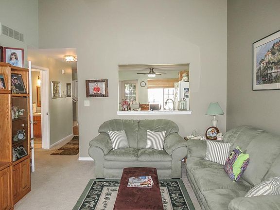 4th image of 222 Crestlawn Dr
