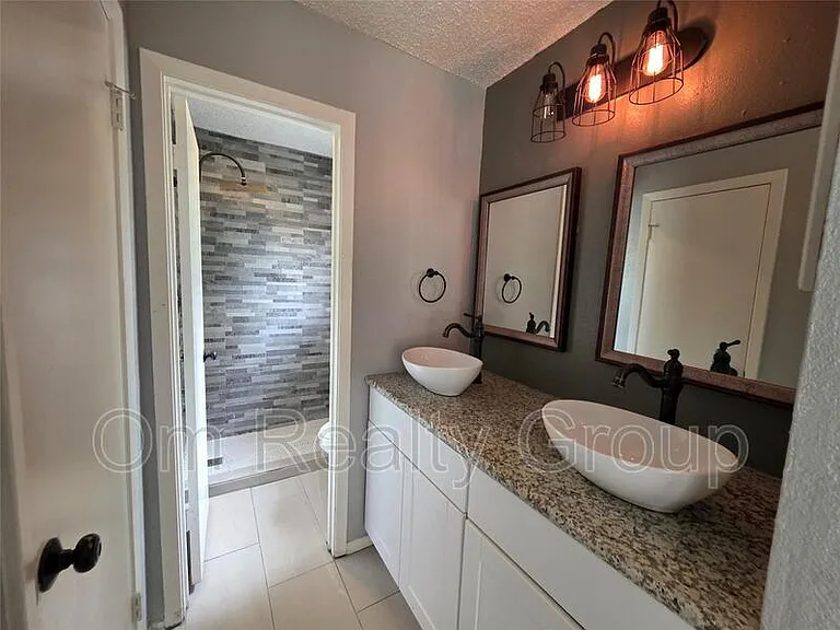 1115 Rock Canyon Dr — Photo 14