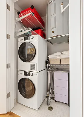 Laundry, photo 1