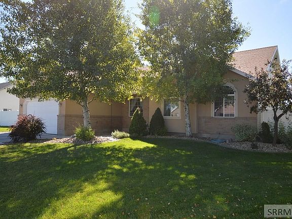3rd image of 3714 E Autumnwood Dr