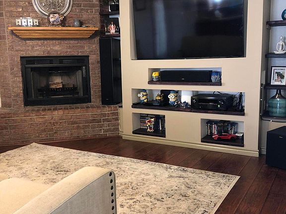 3rd image of 8113 Barstow Dr
