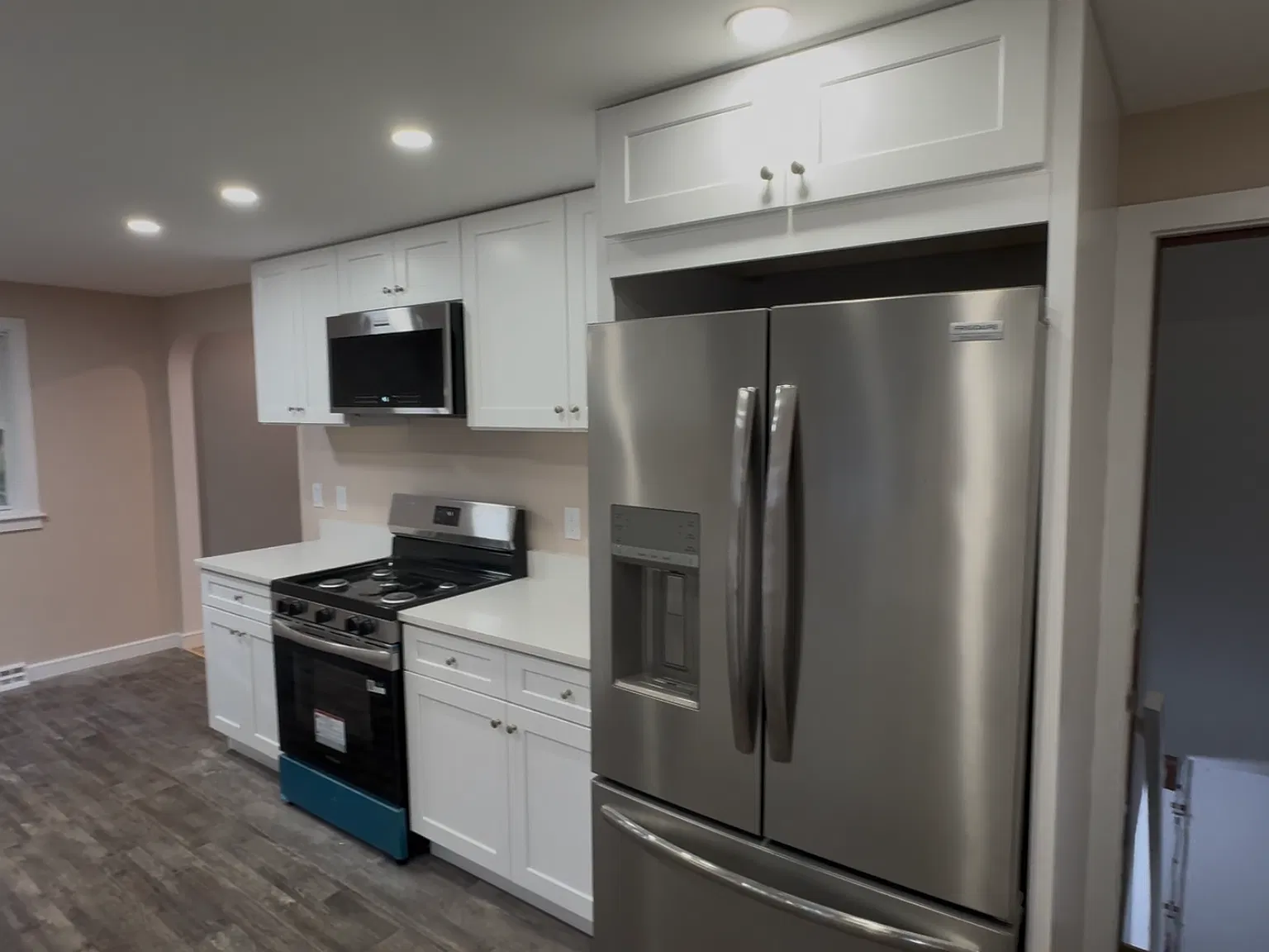 3 bed, 1000 sqft, $2,795 — Photo 2