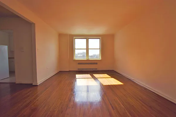 Rented by NYC Realty Brokers LLC | media 4