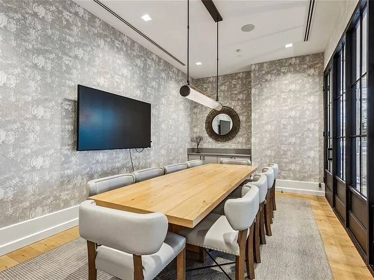 2520 Peachtree Rd #602 — Photo 36