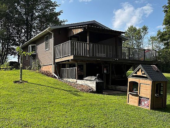 2nd image of 76 Sleepy Hollow Rd