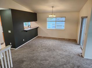 705 Pearl Dr #B, Anchorage, AK 99518