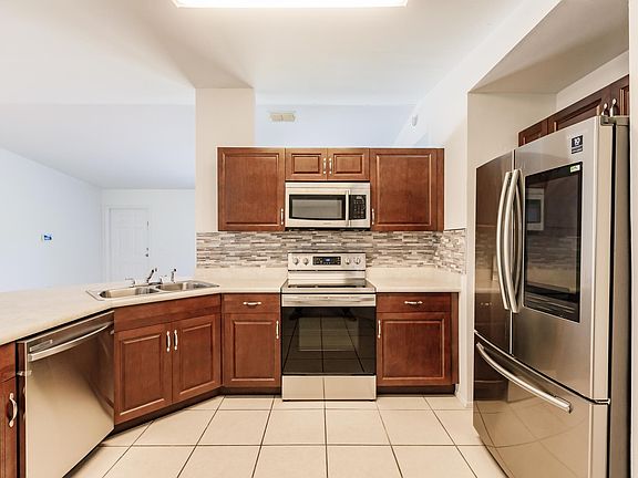 3rd image of 1108 Willard Ave