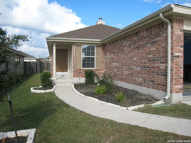 3 bed, 2.0 bath, 1393 sqft, $1,695 — Photo 2