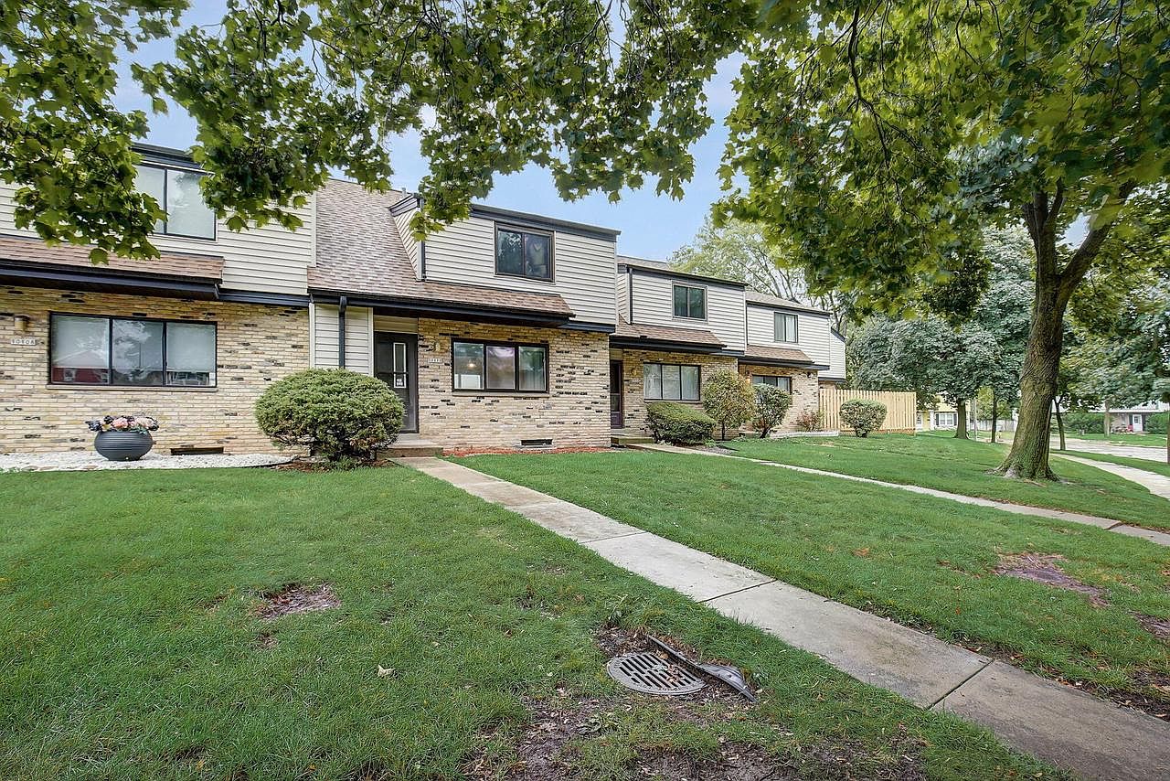 10110 West Kiehnau AVENUE, Milwaukee, WI 53224 | Zillow