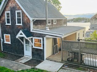 19 Tucker Ave, Tiverton, RI 02878