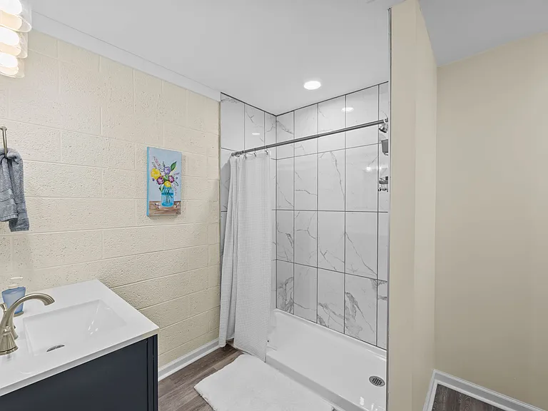 204 Hickory St — Photo 15