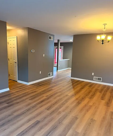 102 Martin Ct — Photo 18