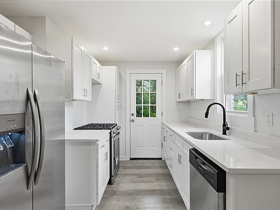 2nd image of 480 Songo St