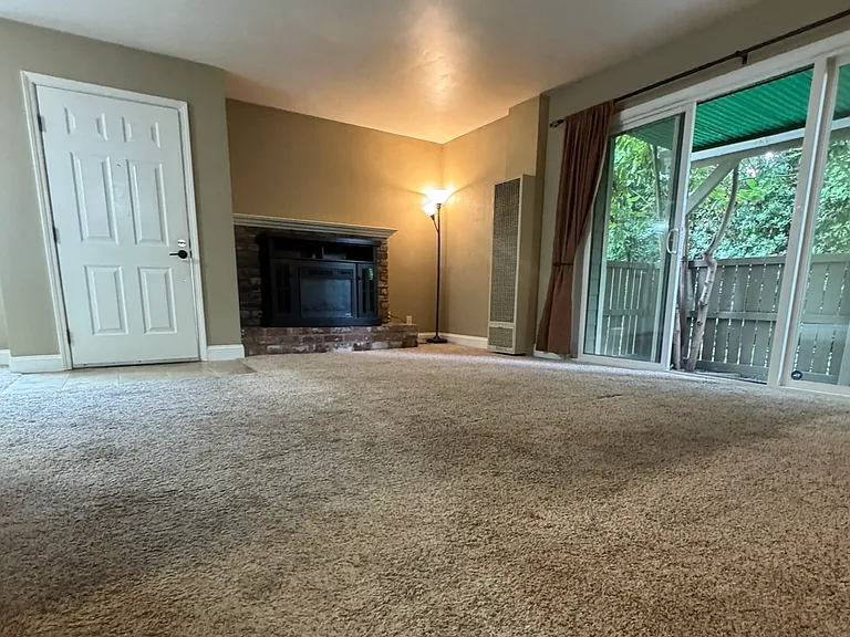 233 Enterprise Dr — Photo 10
