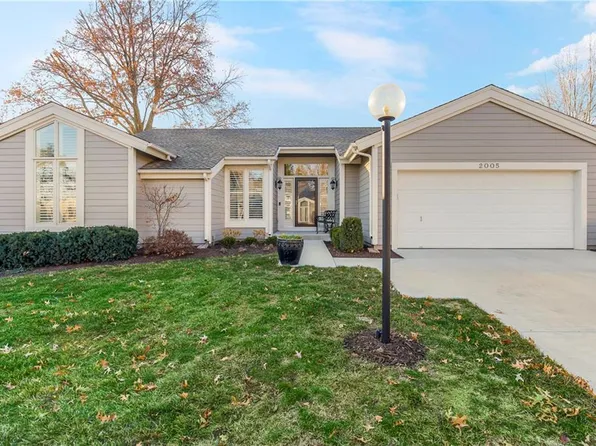 2005 W 123rd Ter, Leawood, KS 66209