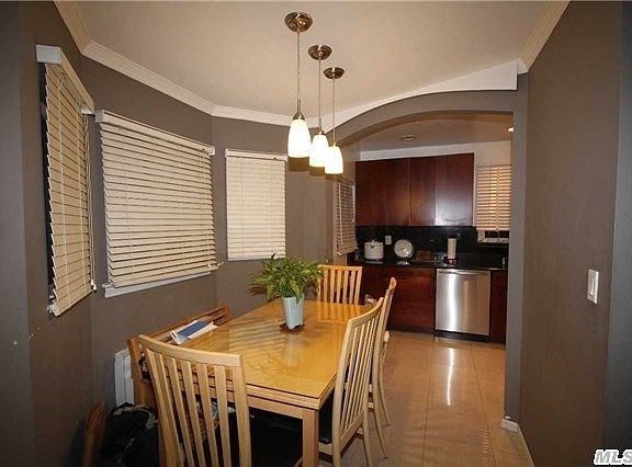 2nd image of 5835 Bell Blvd