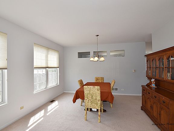 5th image of 405 Chesterfield Ln