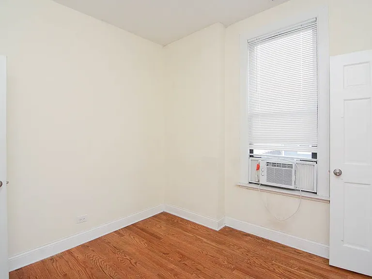 2347 W 24th Pl #R4 — Photo 17