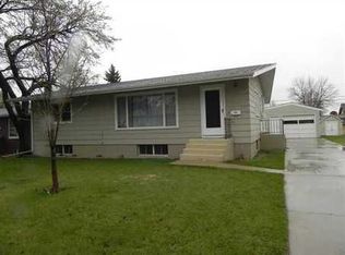 1521 1st St SE, Minot, ND 58701