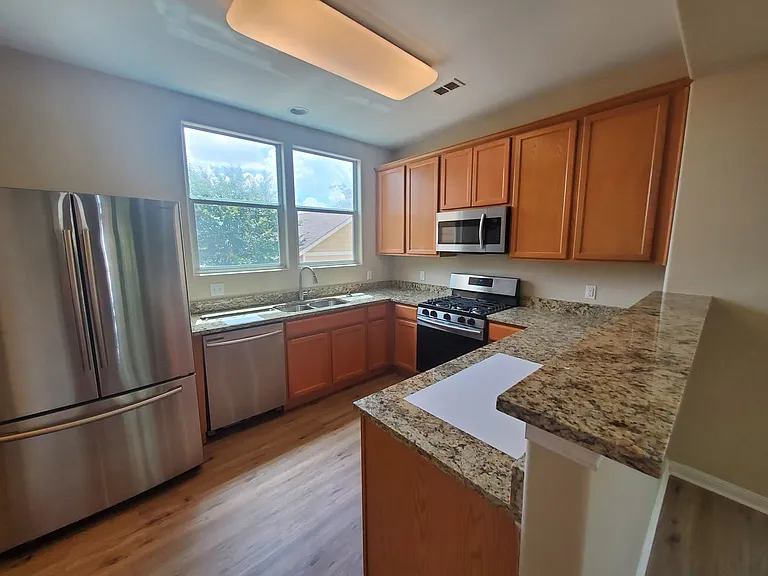 435 McGarity — Photo 7