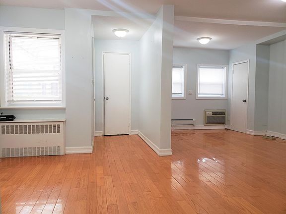 4th image of 2041 E 67th St Floor 1