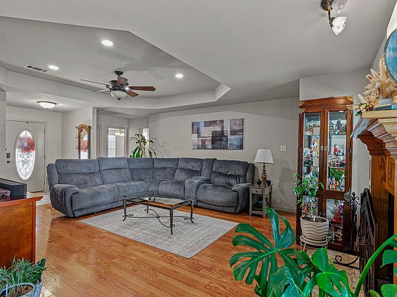 5th image of 140 Saxony Dr
