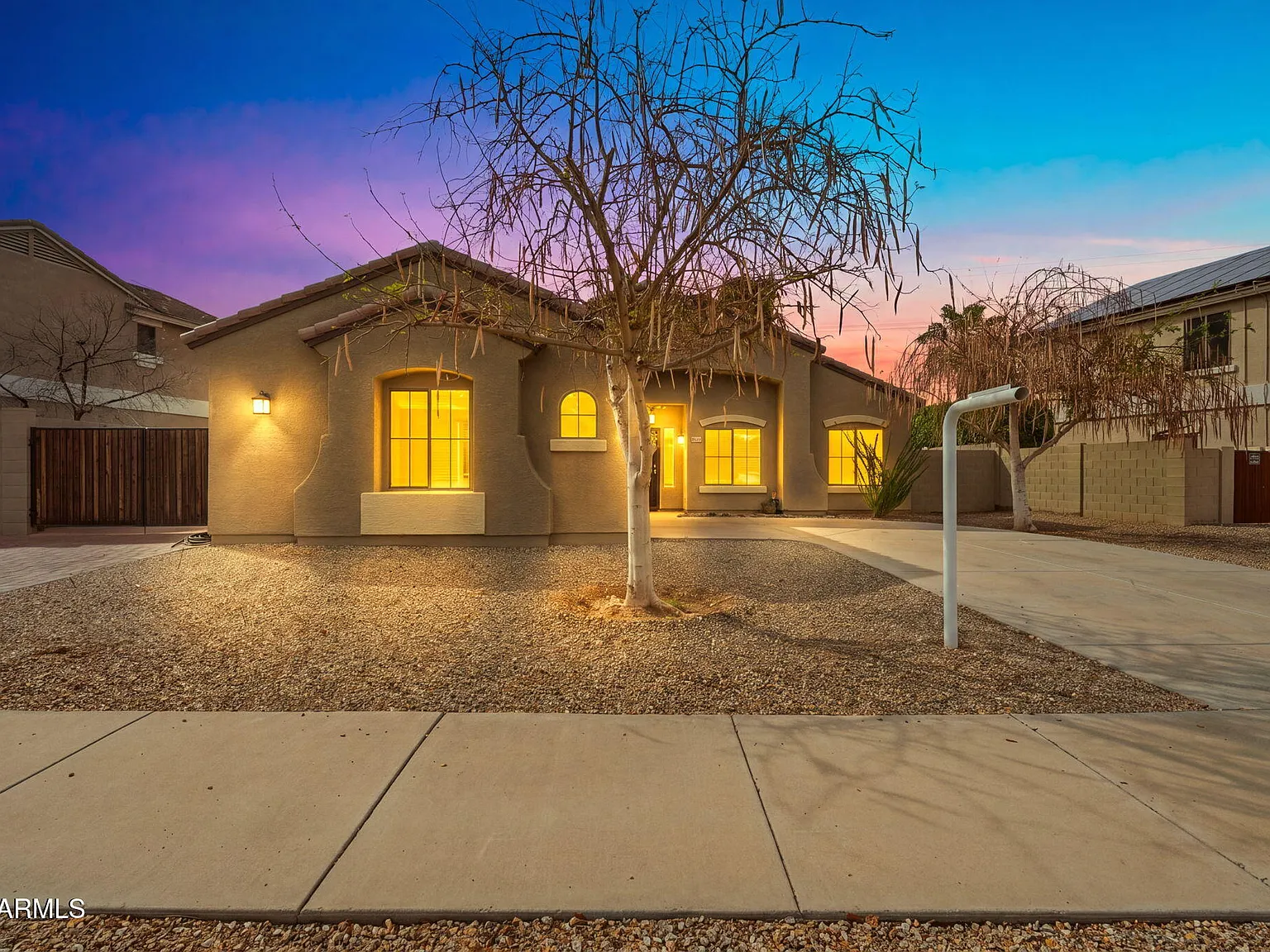 4 bed, 2.0 bath, 1789 sqft, $2,400 — Photo 2